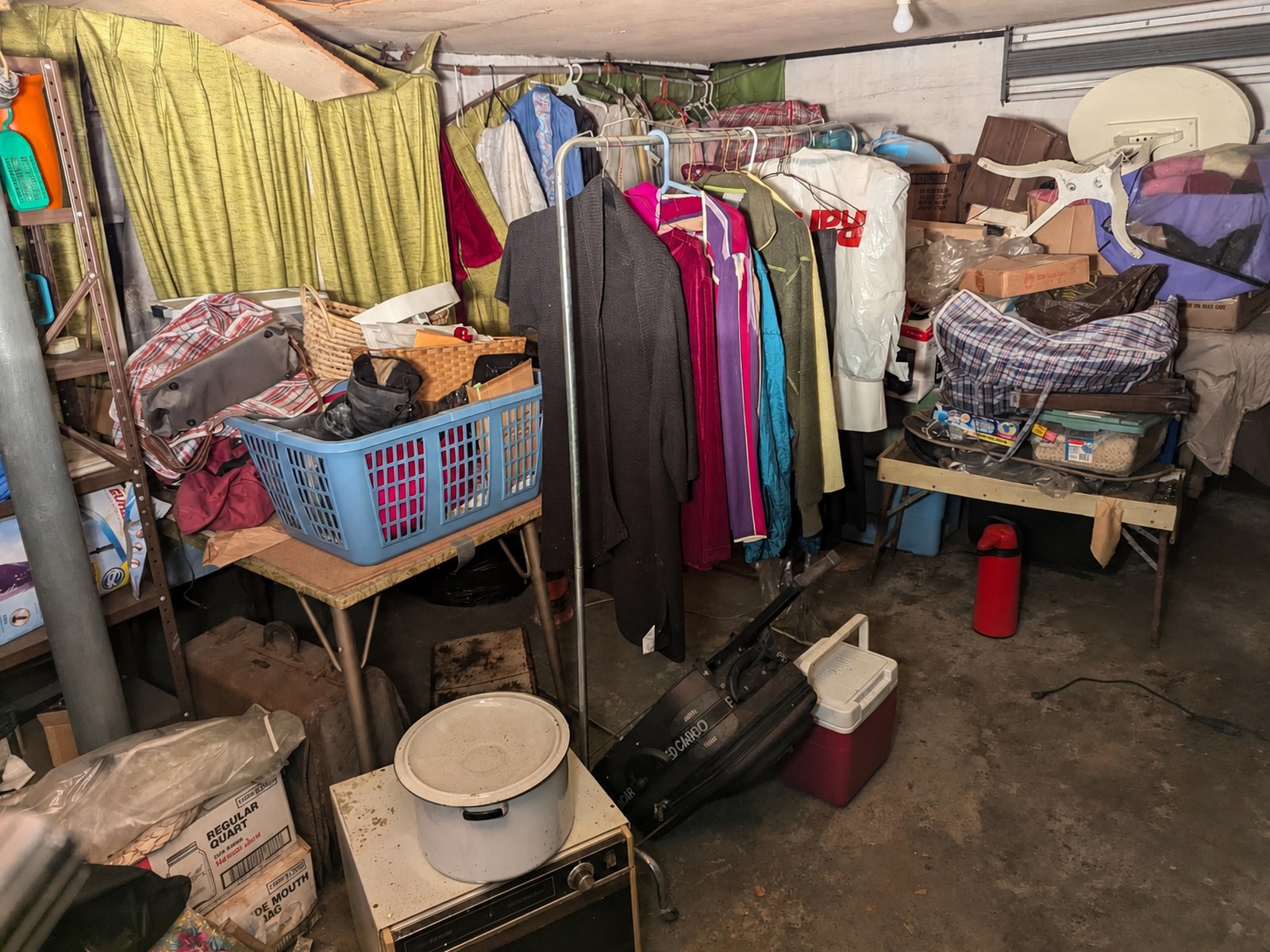 Estate cleanout before removal